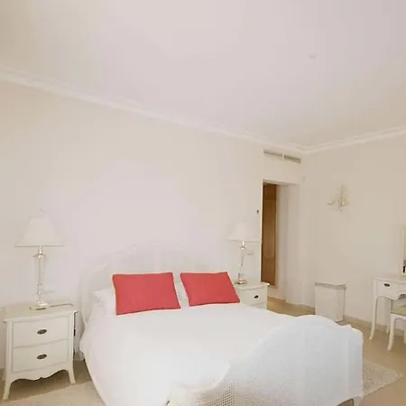 Sleeps 10 Pool Air Con T480285